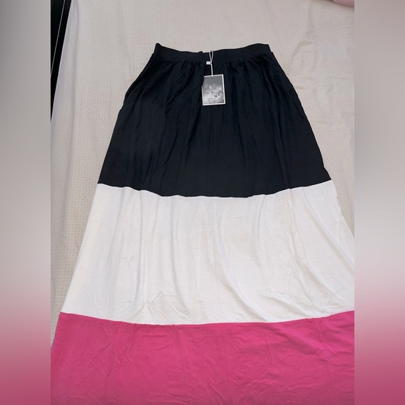 Paneled Maxi Skirt - Picture 3 of 3